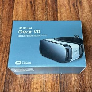 Samsung Gear VR Headset - Black and Gray New